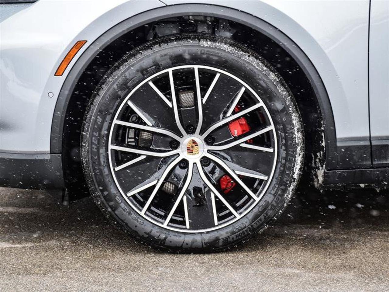 2025 Porsche Macan Electric 4S Silver Photo