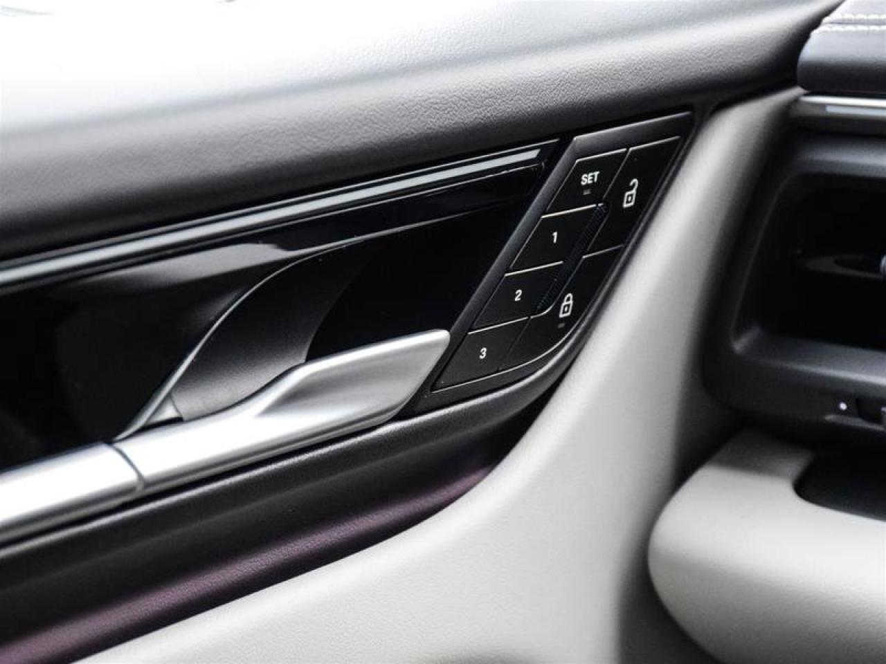 2025 Porsche Macan Electric 4S Silver Photo