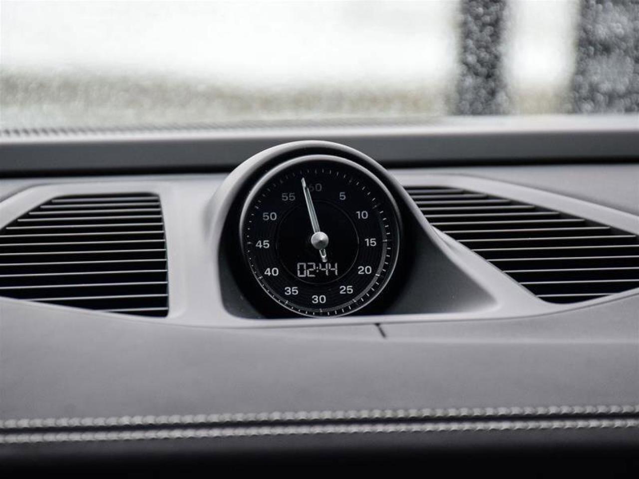 2025 Porsche Macan Electric 4S Silver Photo