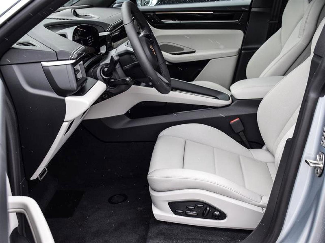 2025 Porsche Macan Electric 4S Silver Photo