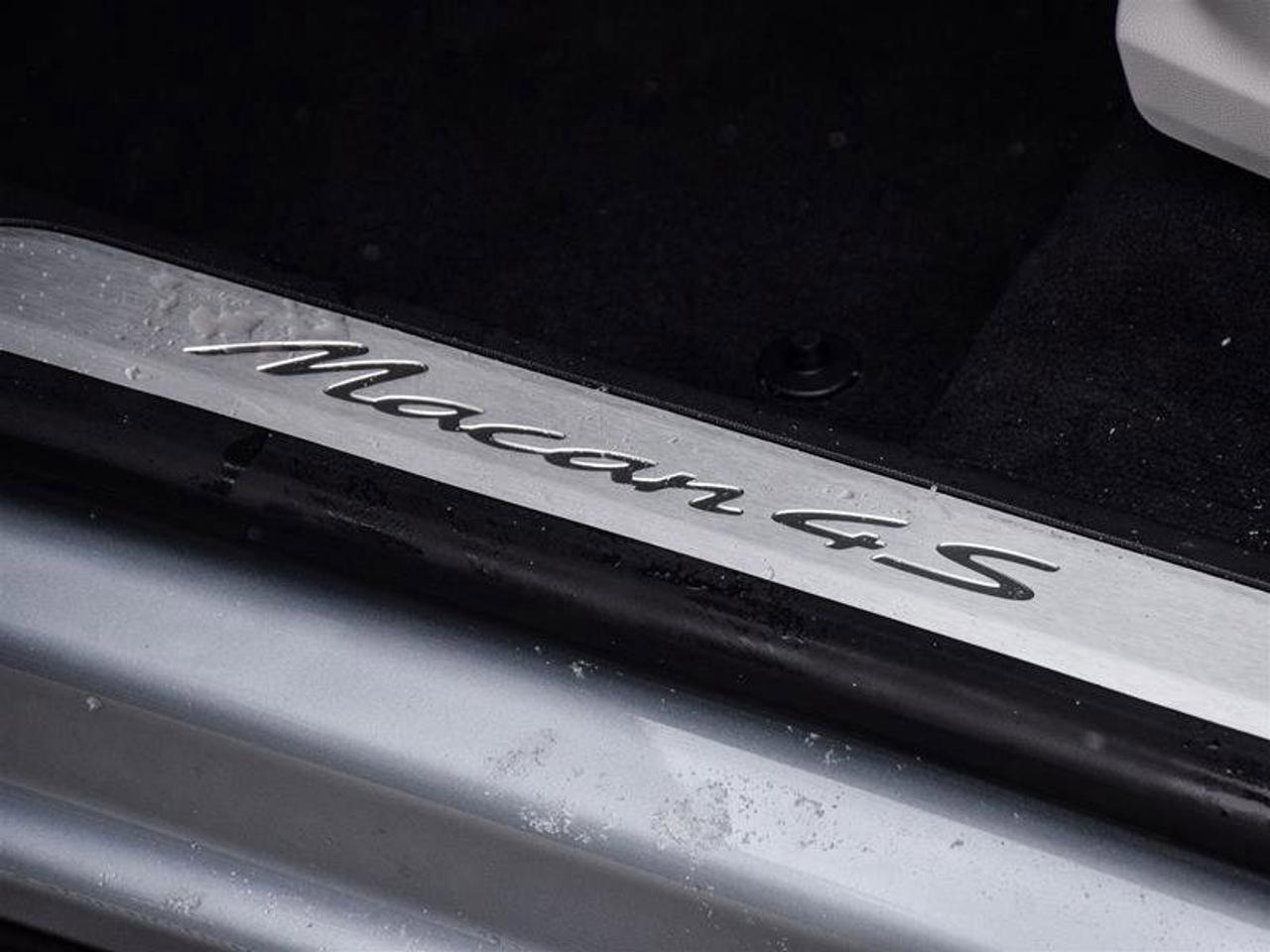 2025 Porsche Macan Electric 4S Silver Photo