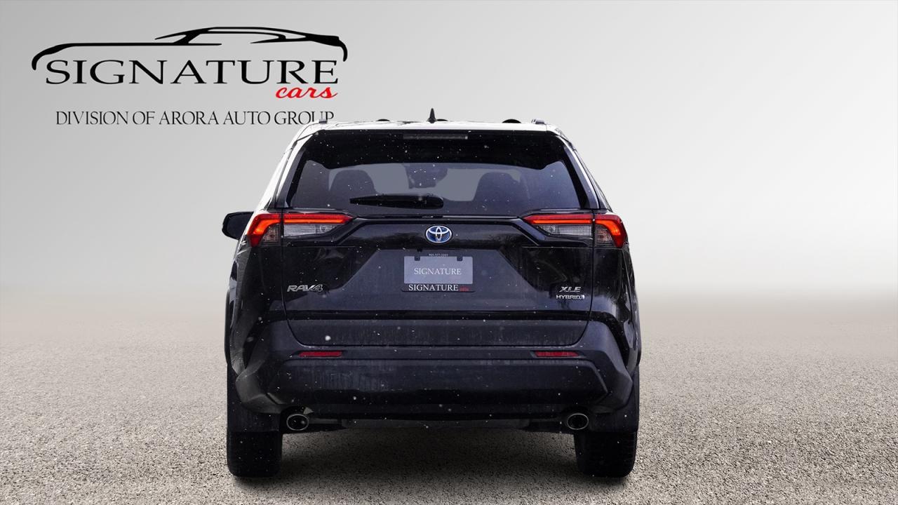 2023 Toyota RAV4 Hybrid XLE AWD / SUNROOF / CARPLAY / BSM Photo