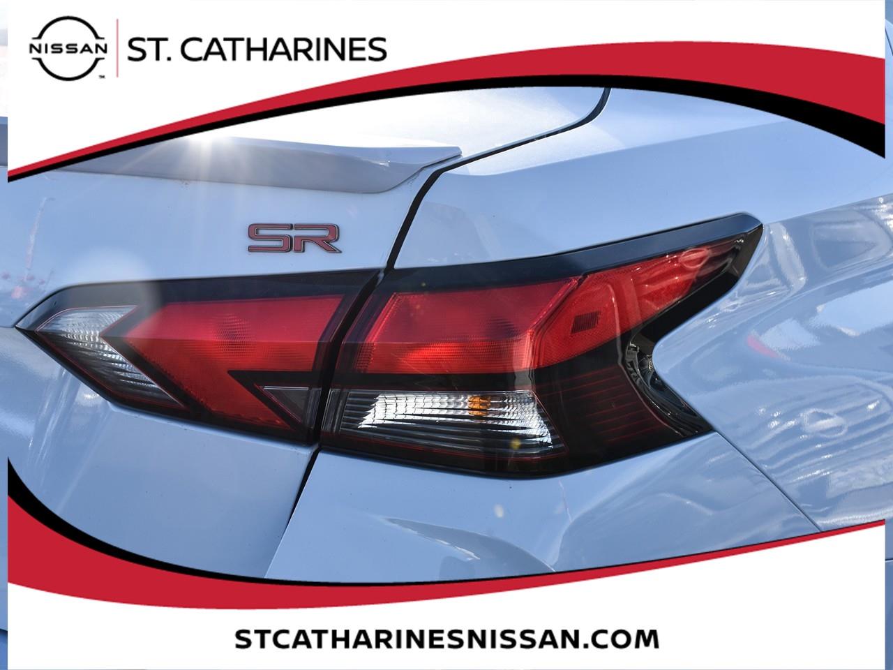 2023 Nissan Versa SR Photo