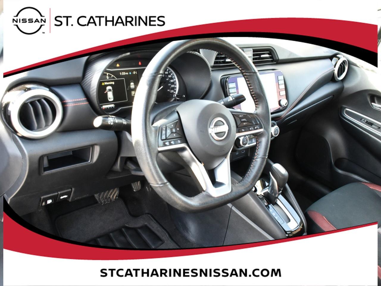 2023 Nissan Versa SR Photo