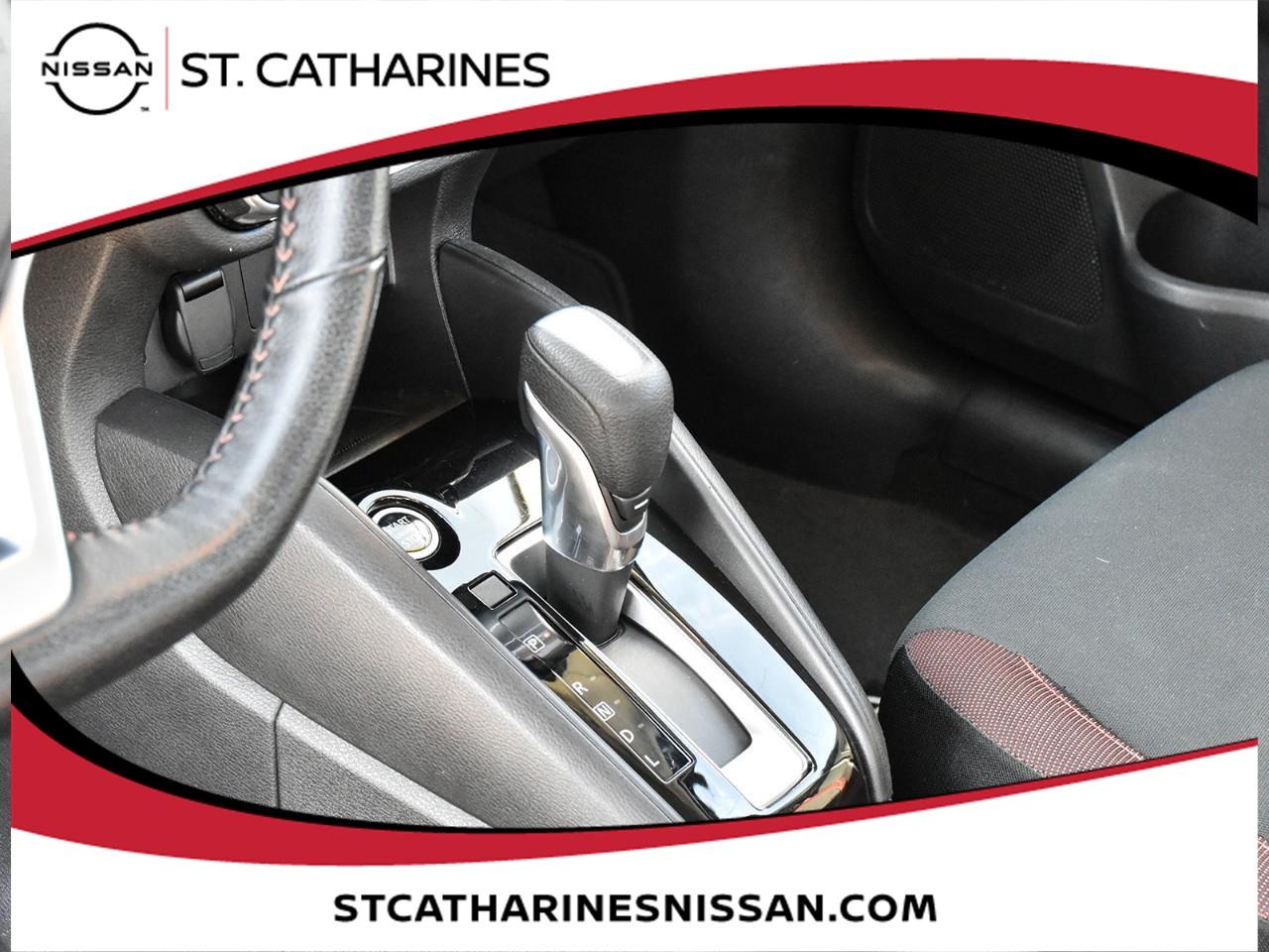 2023 Nissan Versa SR Photo