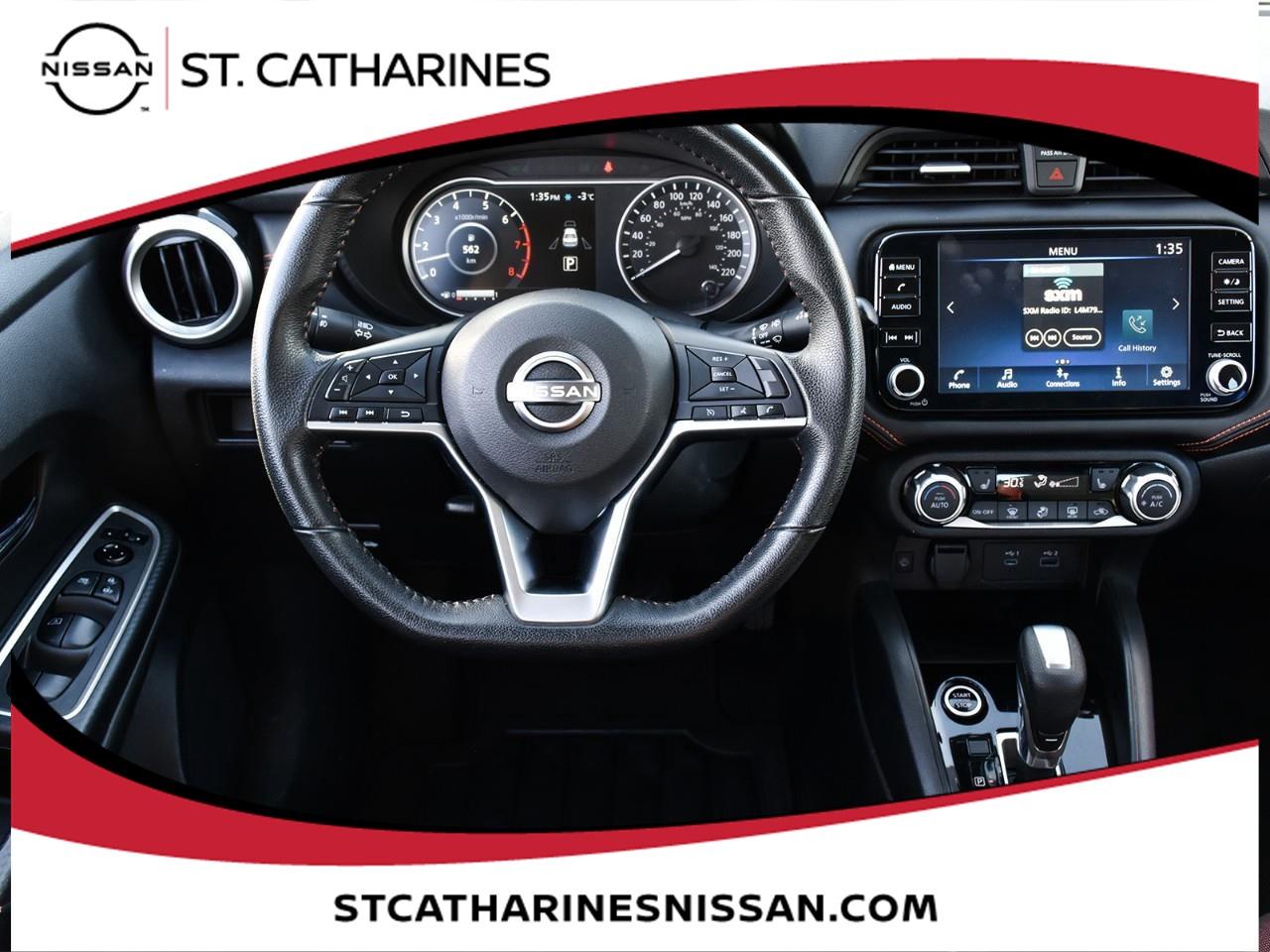 2023 Nissan Versa SR Photo