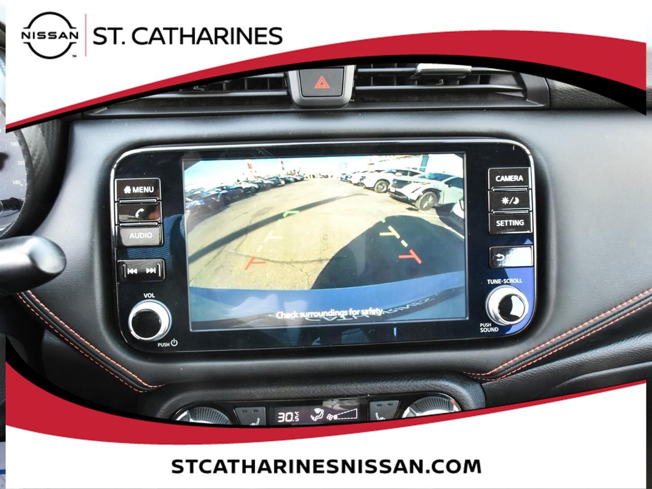 2023 Nissan Versa SR Photo