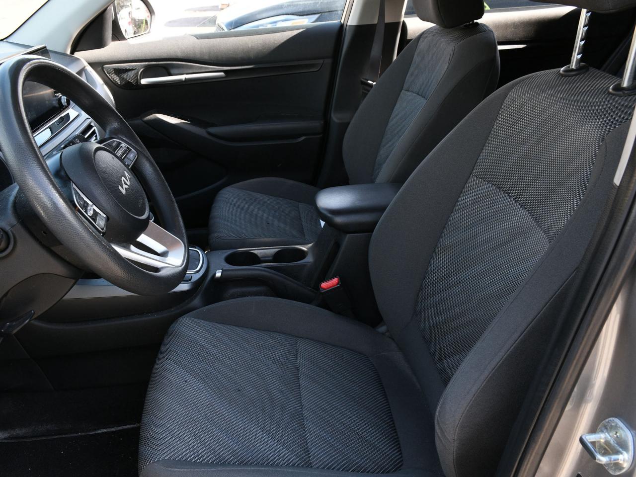 2022 Kia Seltos LX CPO  Clean Carfax  Carplay /Android Auto  Heate Photo