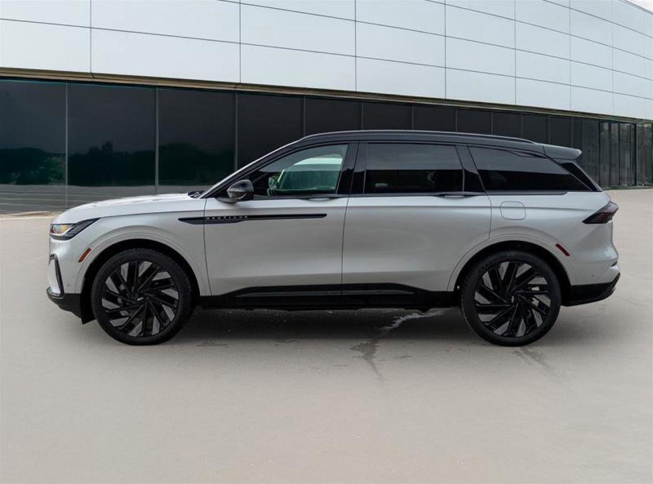 2024 Lincoln Nautilus Reserve White Photo