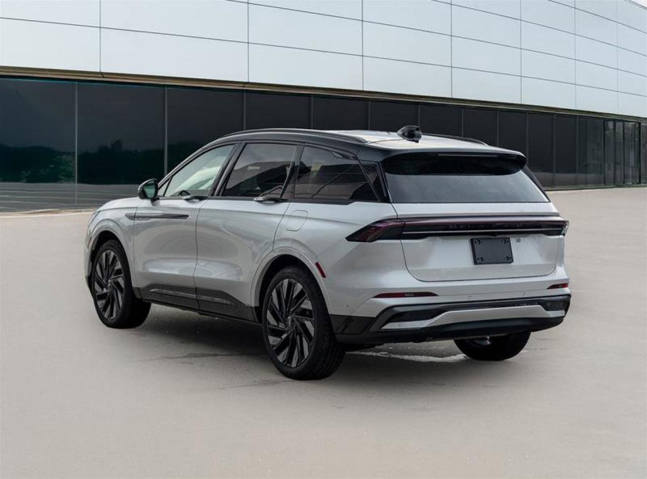 2024 Lincoln Nautilus Reserve White Photo3