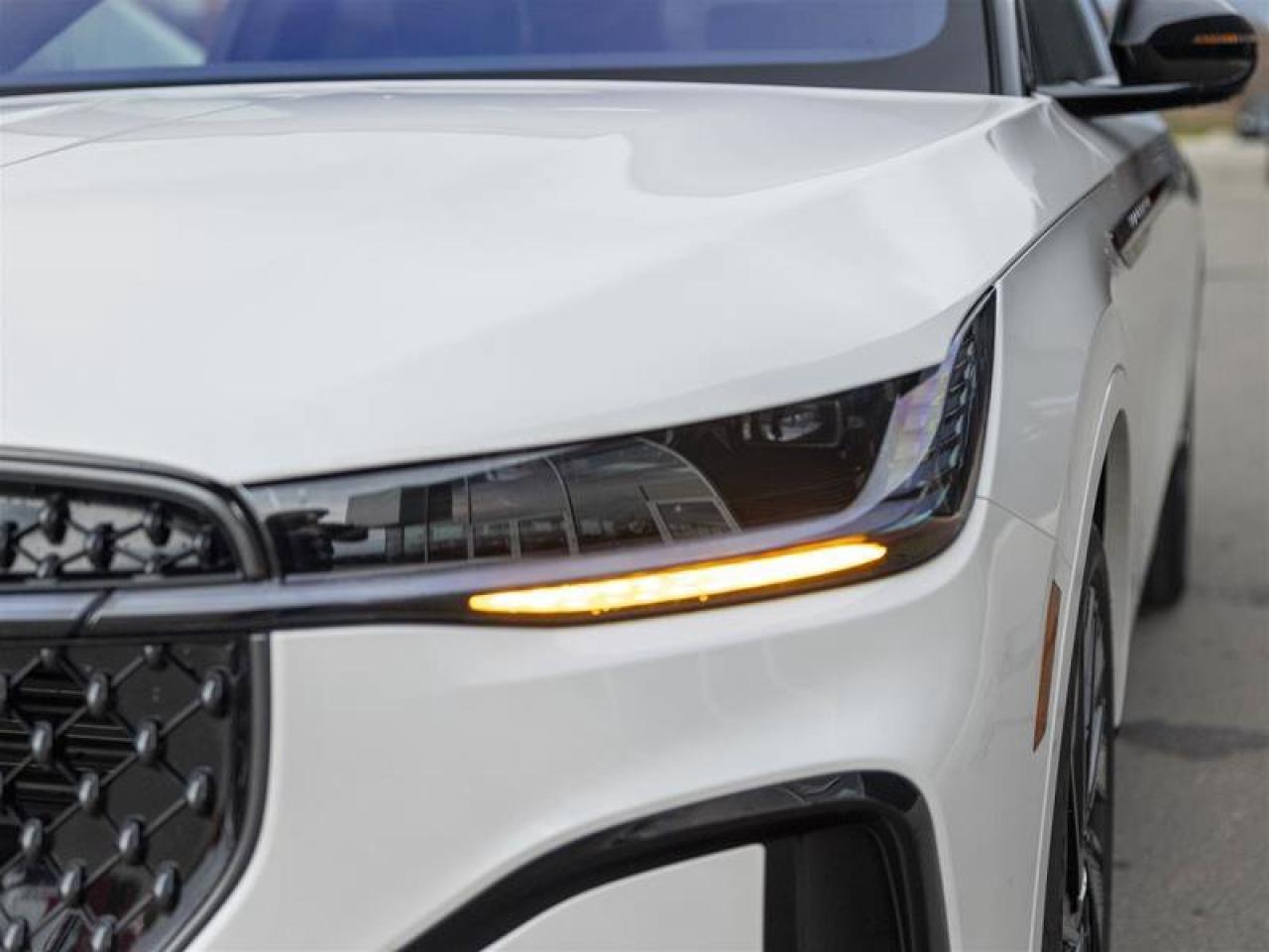 2024 Lincoln Nautilus Reserve White Photo