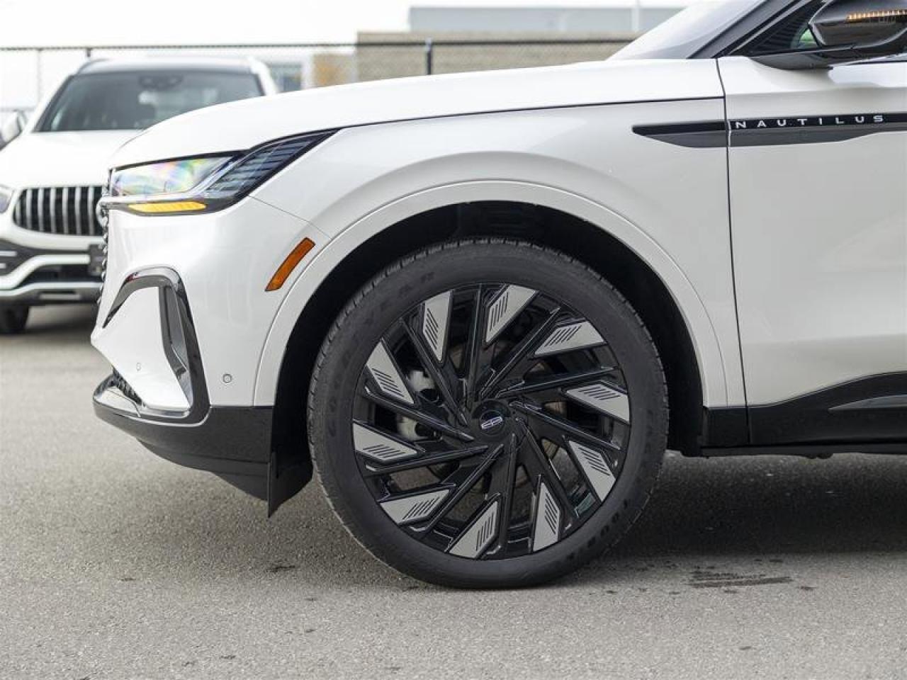 2024 Lincoln Nautilus Reserve White Photo