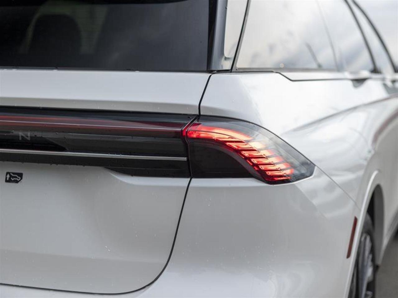 2024 Lincoln Nautilus Reserve White Photo