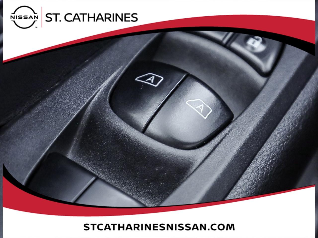 2023 Nissan Kicks SV Photo