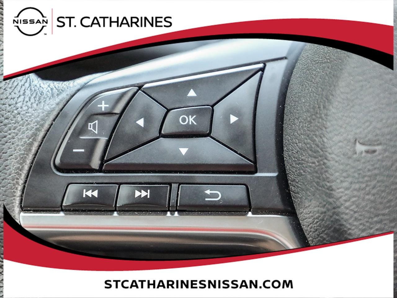 2023 Nissan Kicks SV Photo