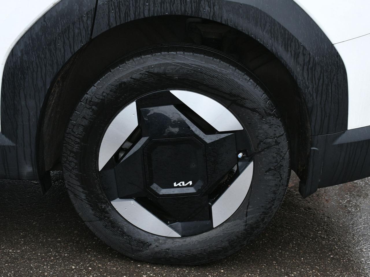 2024 Kia EV9 Land CPO   NAVI   Backup Camera   Blindspot Monito Photo