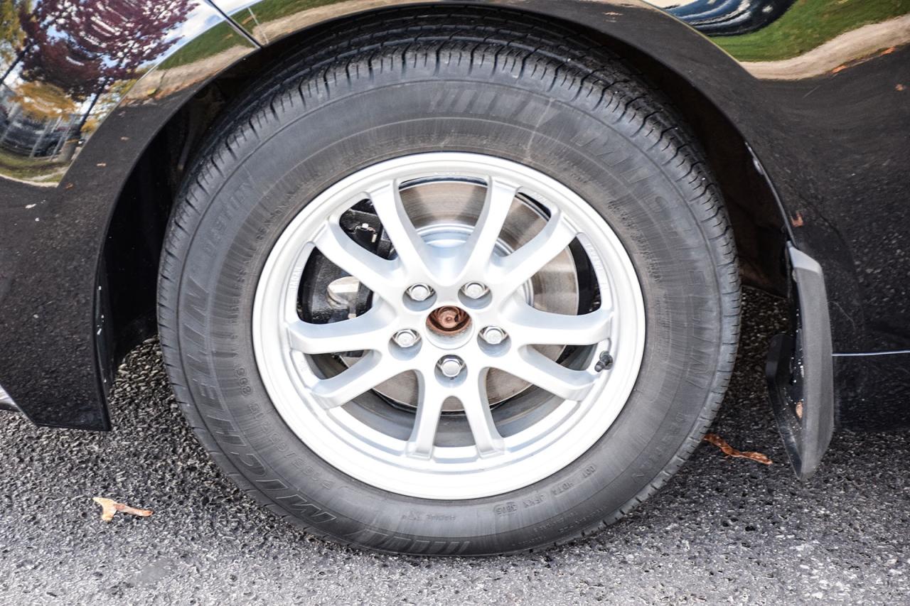 2023 Toyota Corolla Hybrid LE AWD / NO ACCIDENT / CARPLAY / BSM / HTD SEATS Photo