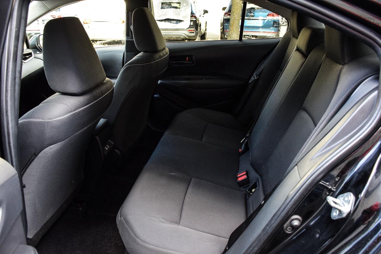 2023 Toyota Corolla Hybrid LE AWD / NO ACCIDENT / CARPLAY / BSM / HTD SEATS Photo