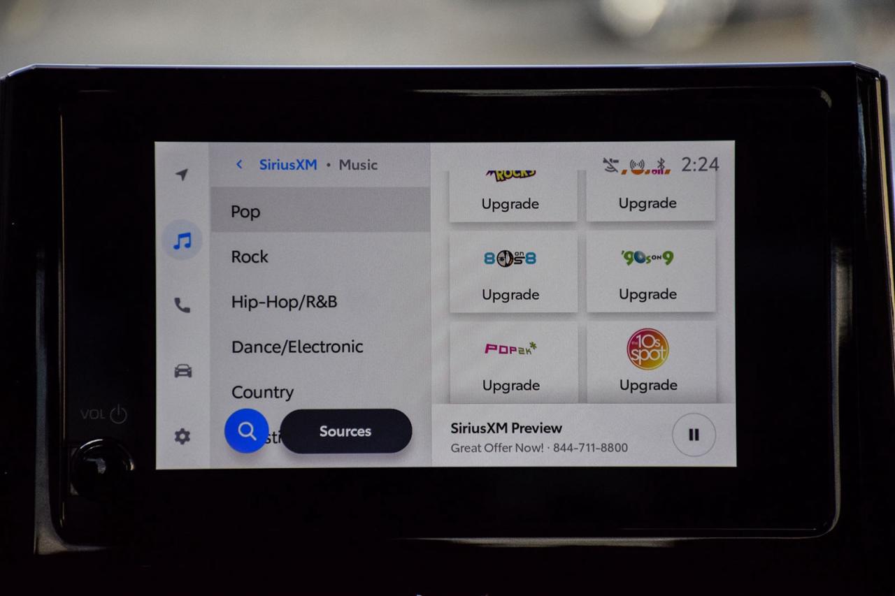 2023 Toyota Corolla Hybrid LE AWD / NO ACCIDENT / CARPLAY / BSM / HTD SEATS Photo