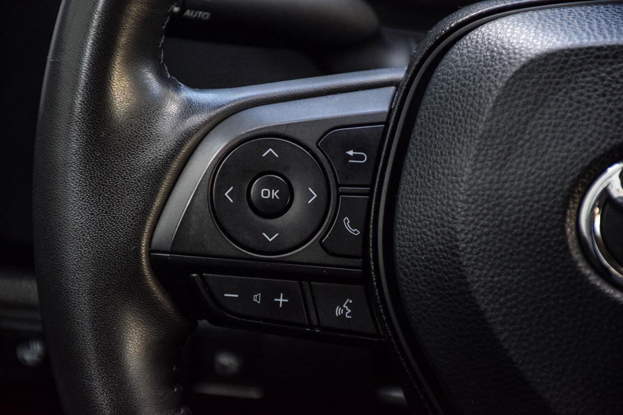 2023 Toyota Corolla Hybrid LE AWD / NO ACCIDENT / CARPLAY / BSM / HTD SEATS Photo