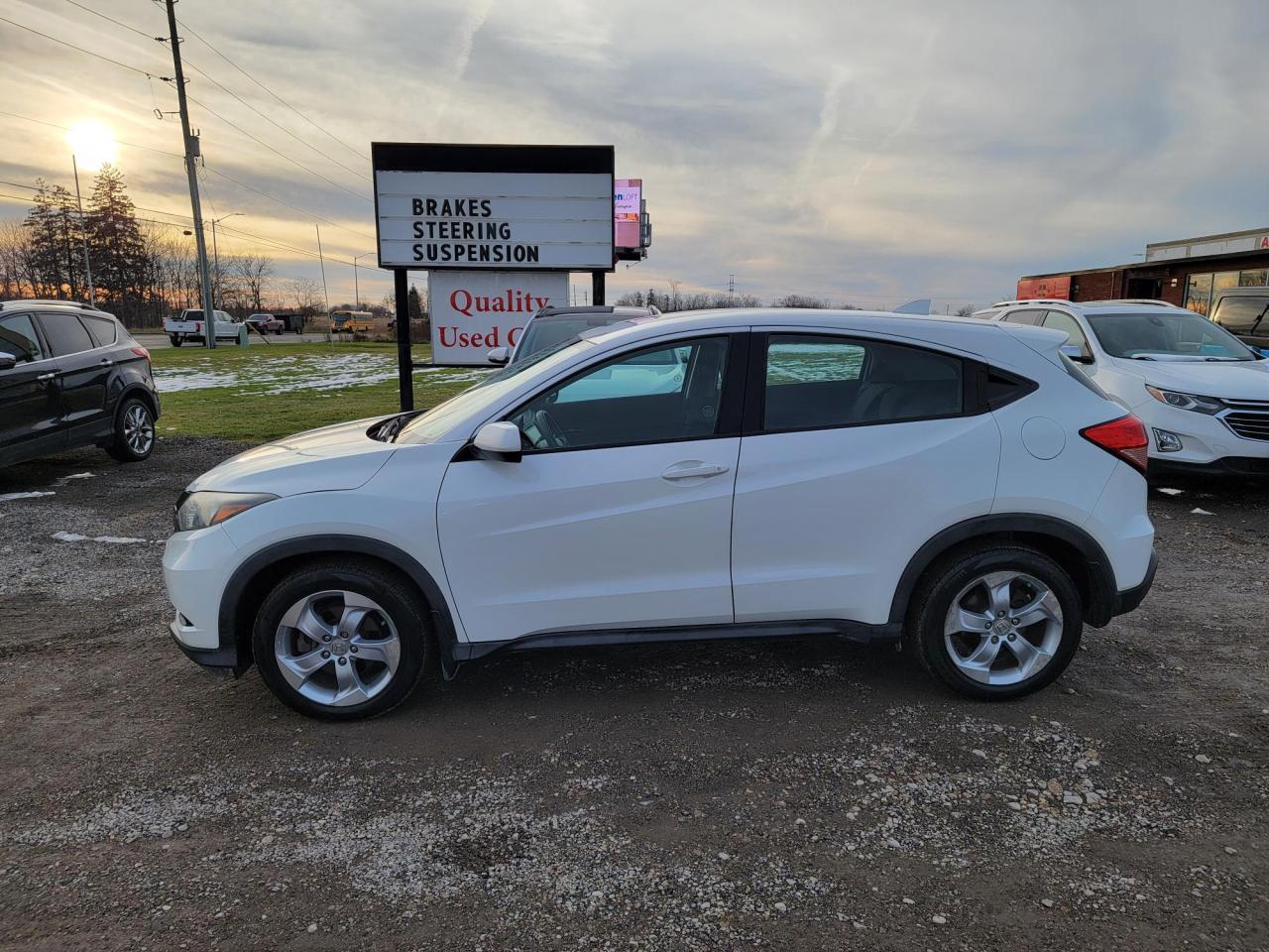 2016 Honda HR-V LX Photo