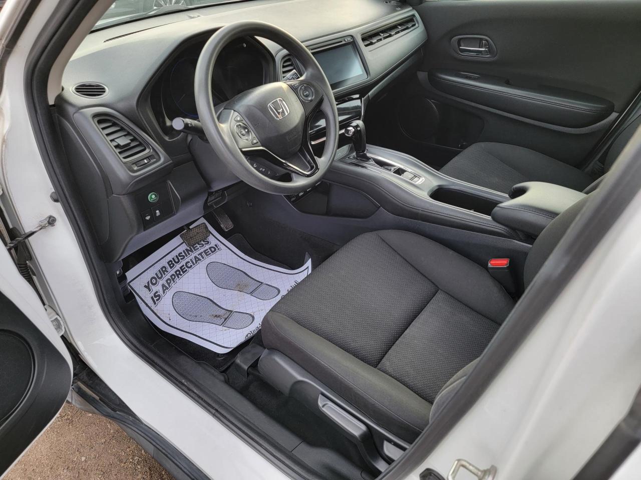 2016 Honda HR-V LX Photo