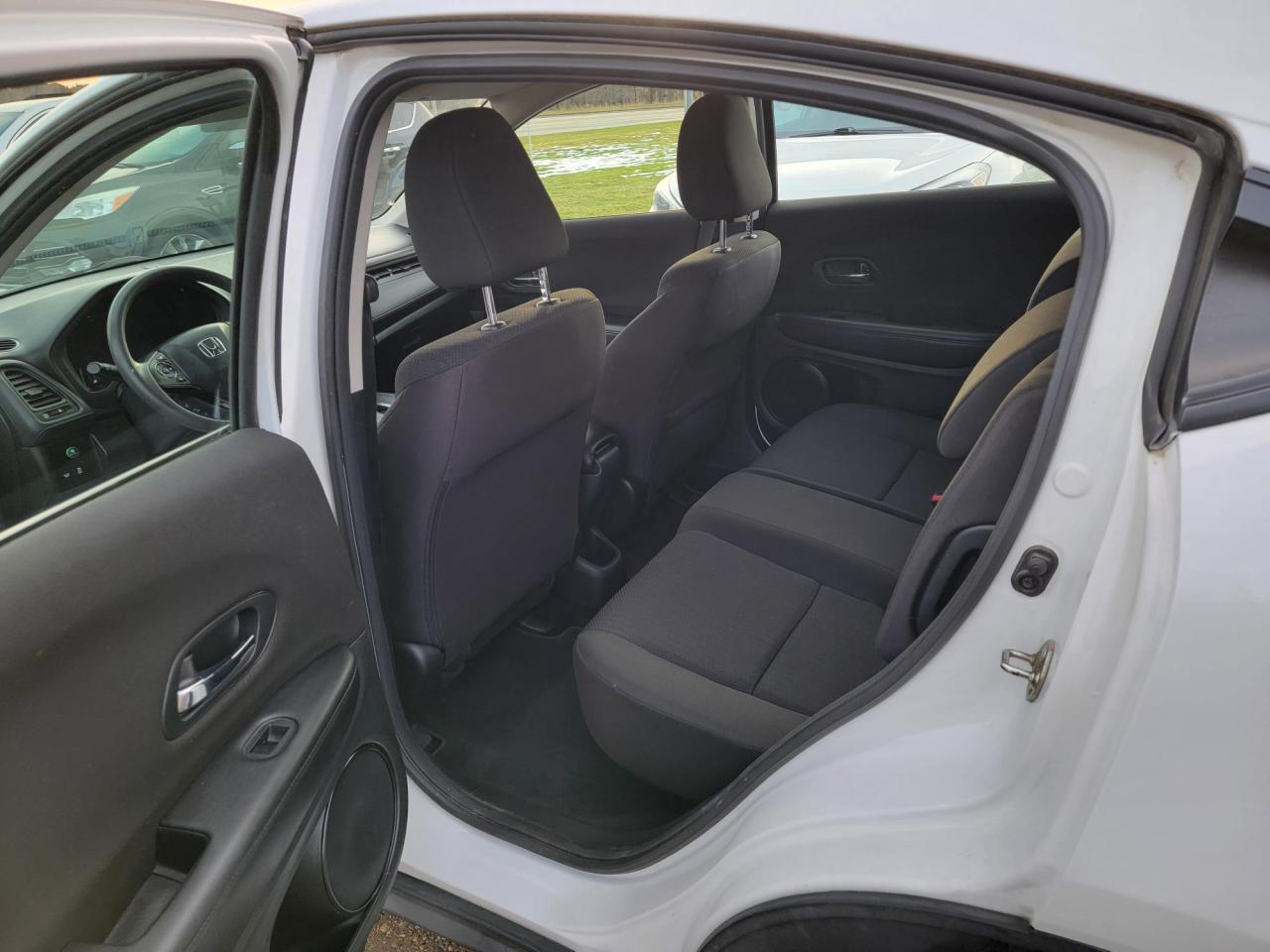 2016 Honda HR-V LX Photo