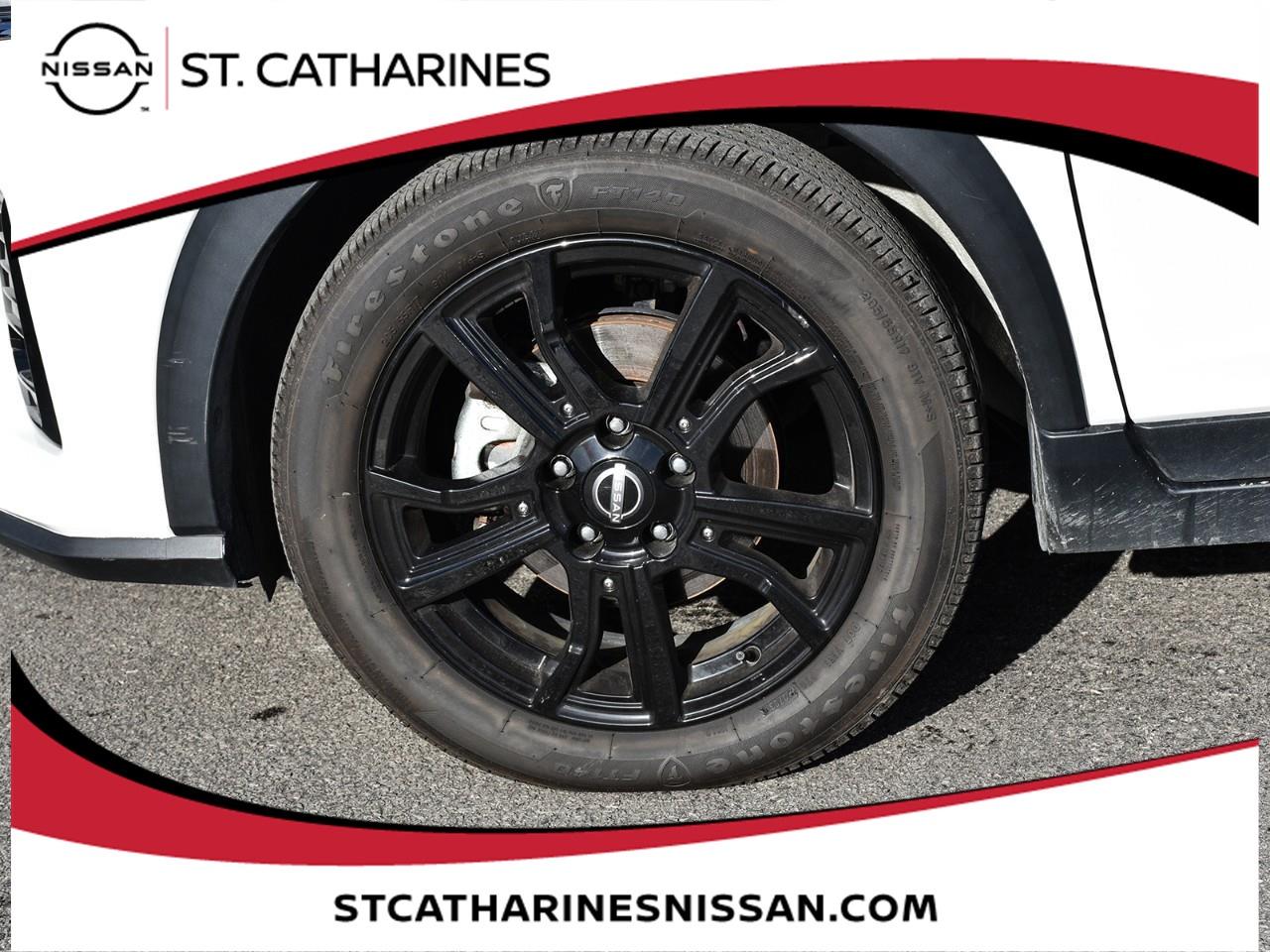 2023 Nissan Kicks SR Photo