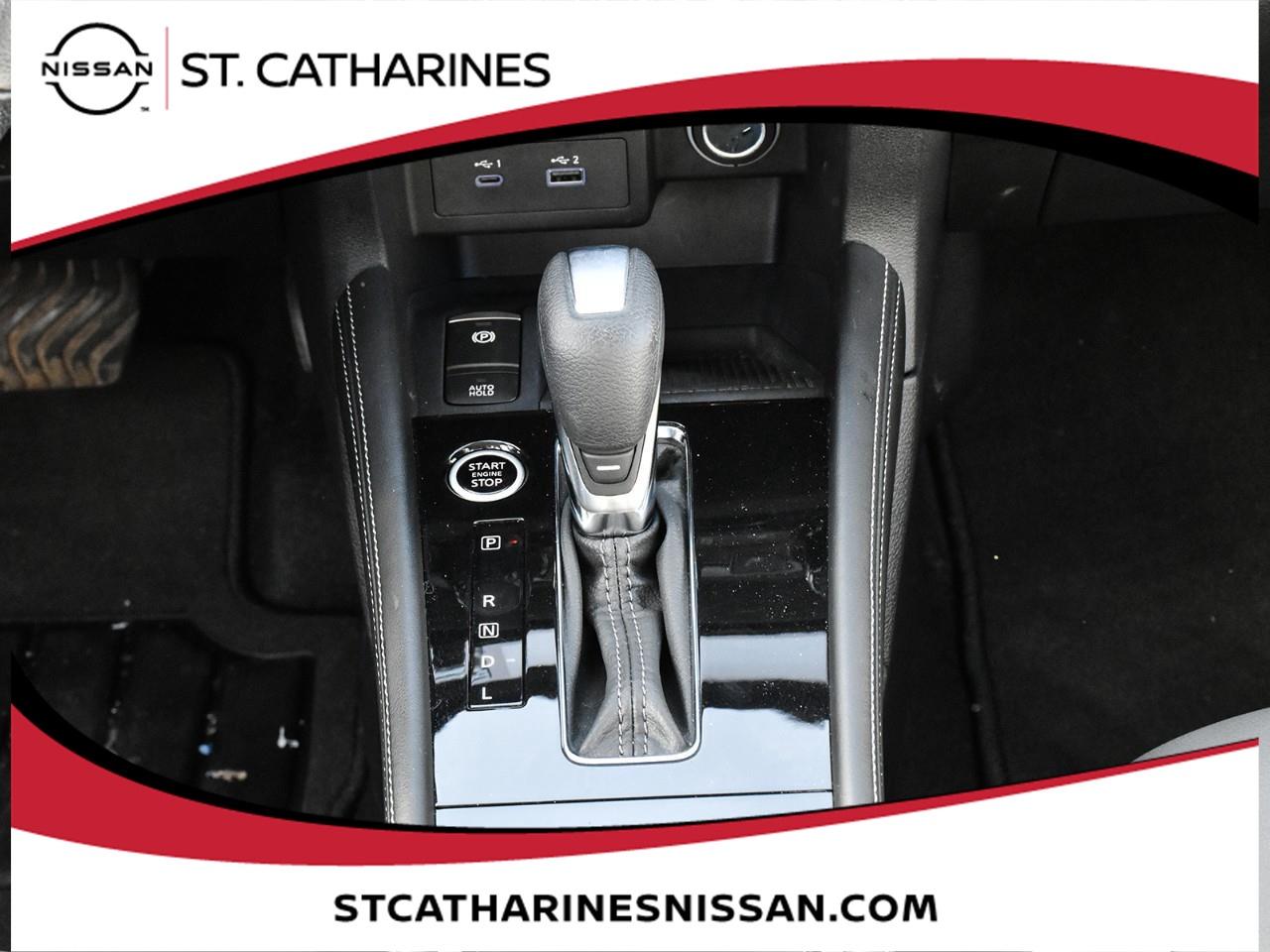 2023 Nissan Kicks SR Photo