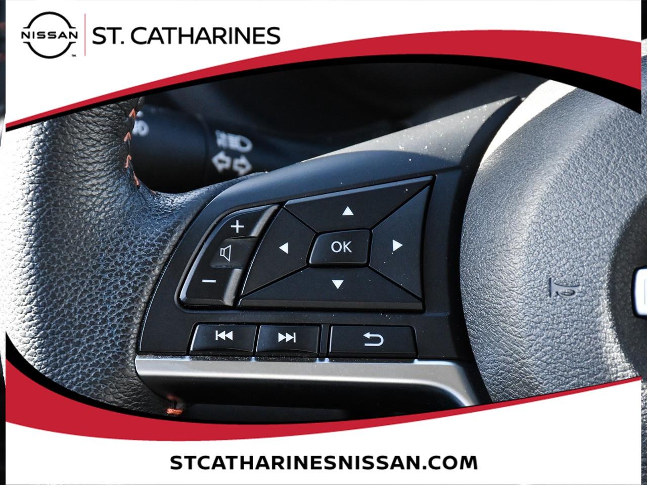 2023 Nissan Kicks SR Photo