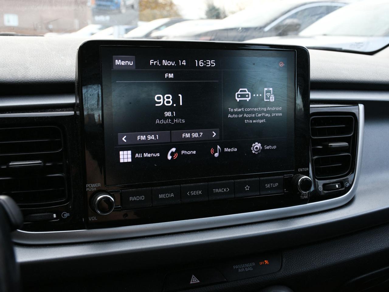 2023 Kia Rio 5-door EX Premium CERTFIED ALLOY WHEELS  ELECTRONIC STABI Photo