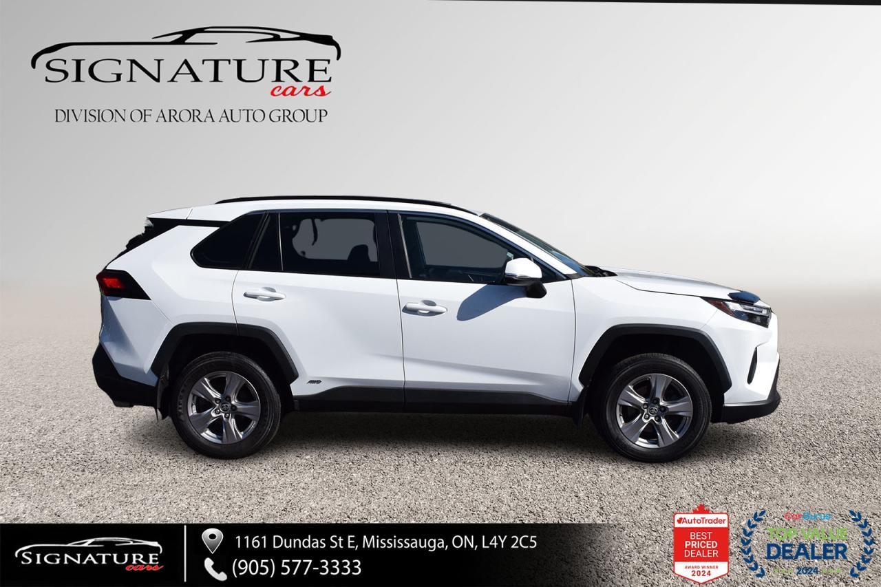 2022 Toyota RAV4 Hybrid XLE AWD / NO ACCIDENT /SUNROOF / CARPLAY / BSM Photo2