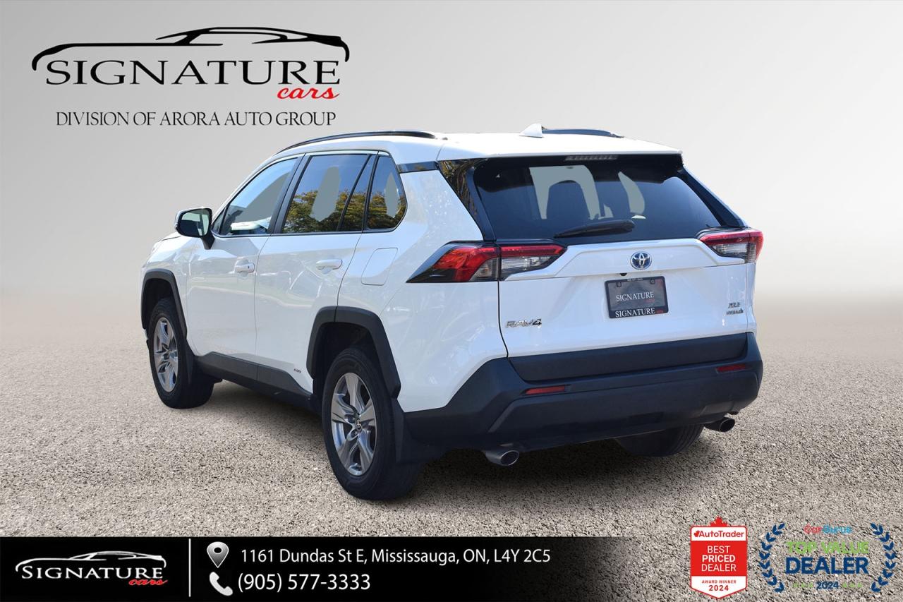 2022 Toyota RAV4 Hybrid XLE AWD / NO ACCIDENT /SUNROOF / CARPLAY / BSM Photo