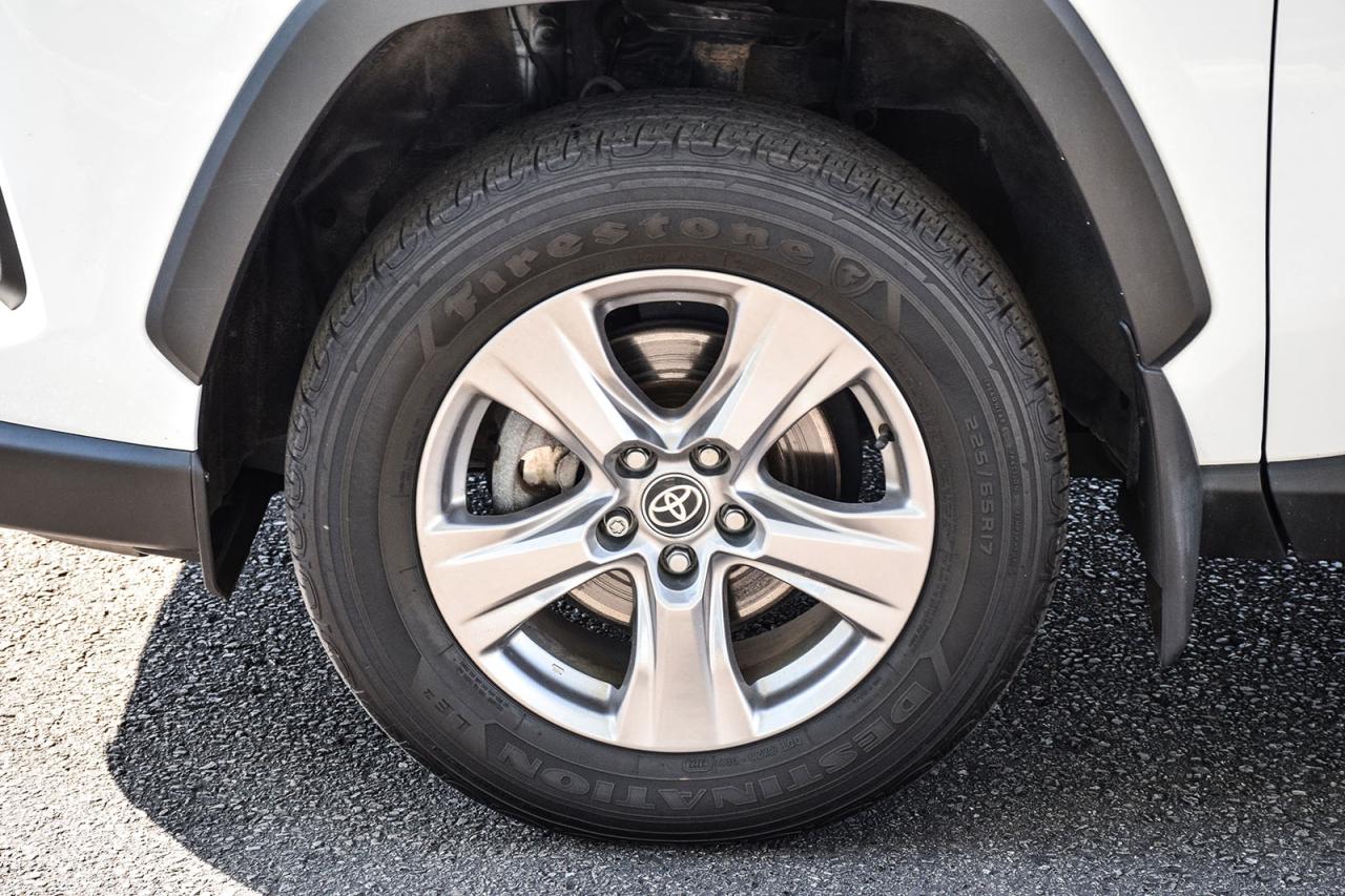 2022 Toyota RAV4 Hybrid XLE AWD / NO ACCIDENT /SUNROOF / CARPLAY / BSM Photo