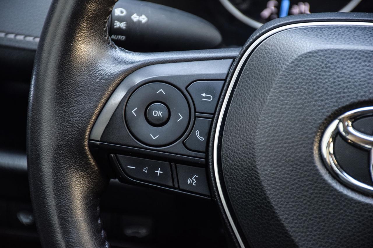 2022 Toyota RAV4 Hybrid XLE AWD / NO ACCIDENT /SUNROOF / CARPLAY / BSM Photo