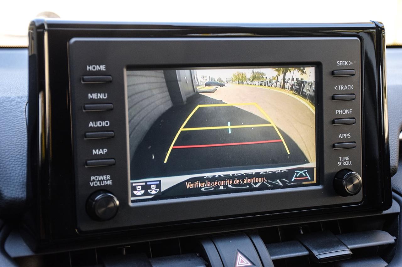 2022 Toyota RAV4 Hybrid XLE AWD / NO ACCIDENT /SUNROOF / CARPLAY / BSM Photo