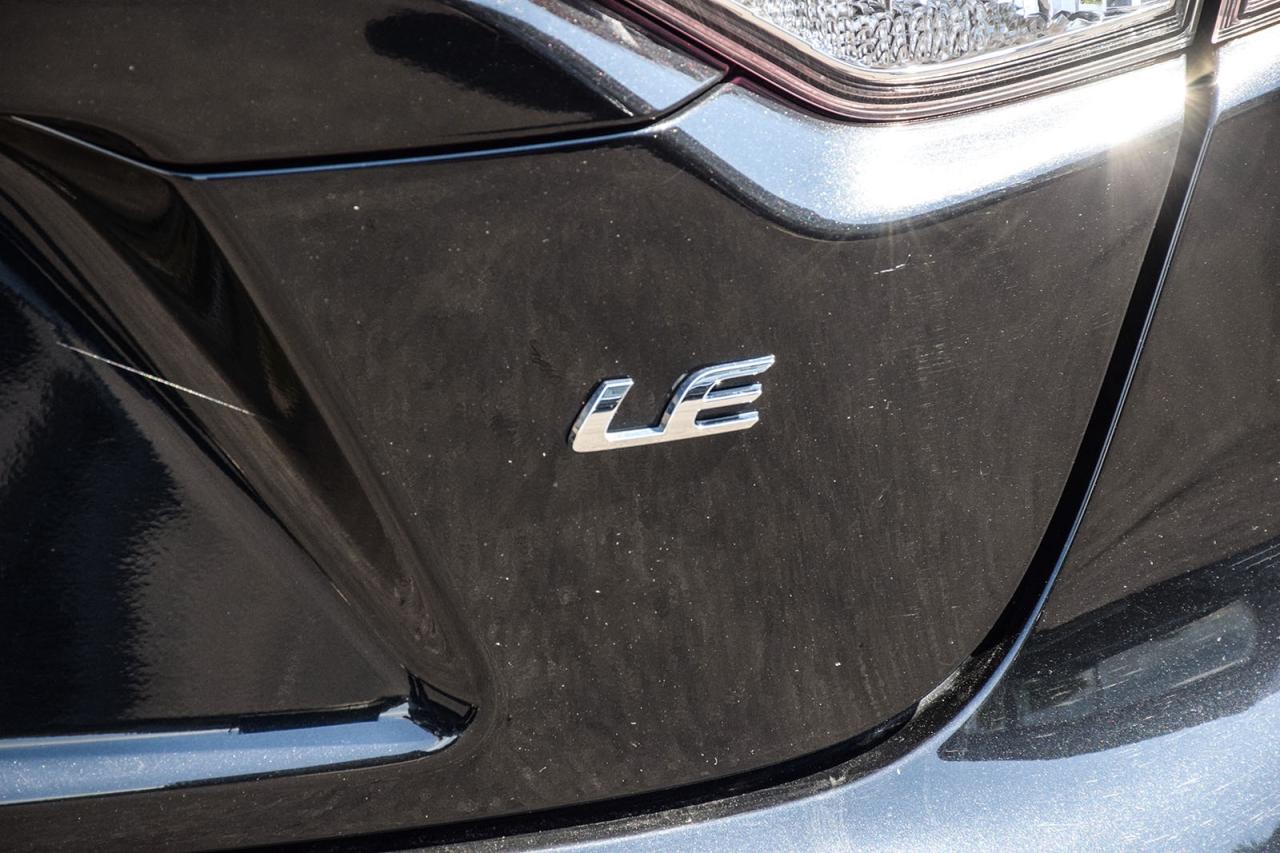 2022 Toyota Corolla LE UPGRADE / NO ACCIDENT / SUNROOF / CARPLAY/BSM Photo