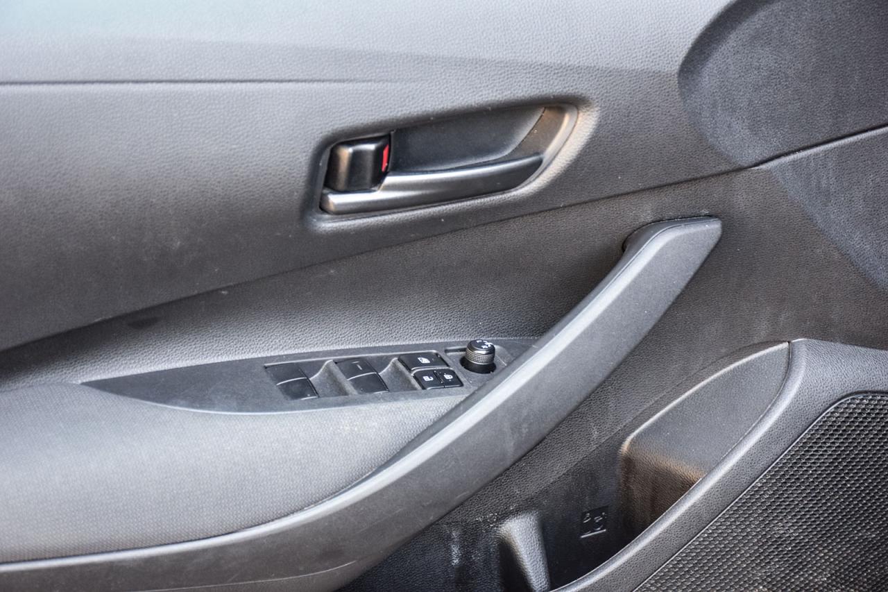 2022 Toyota Corolla LE UPGRADE / NO ACCIDENT / SUNROOF / CARPLAY/BSM Photo