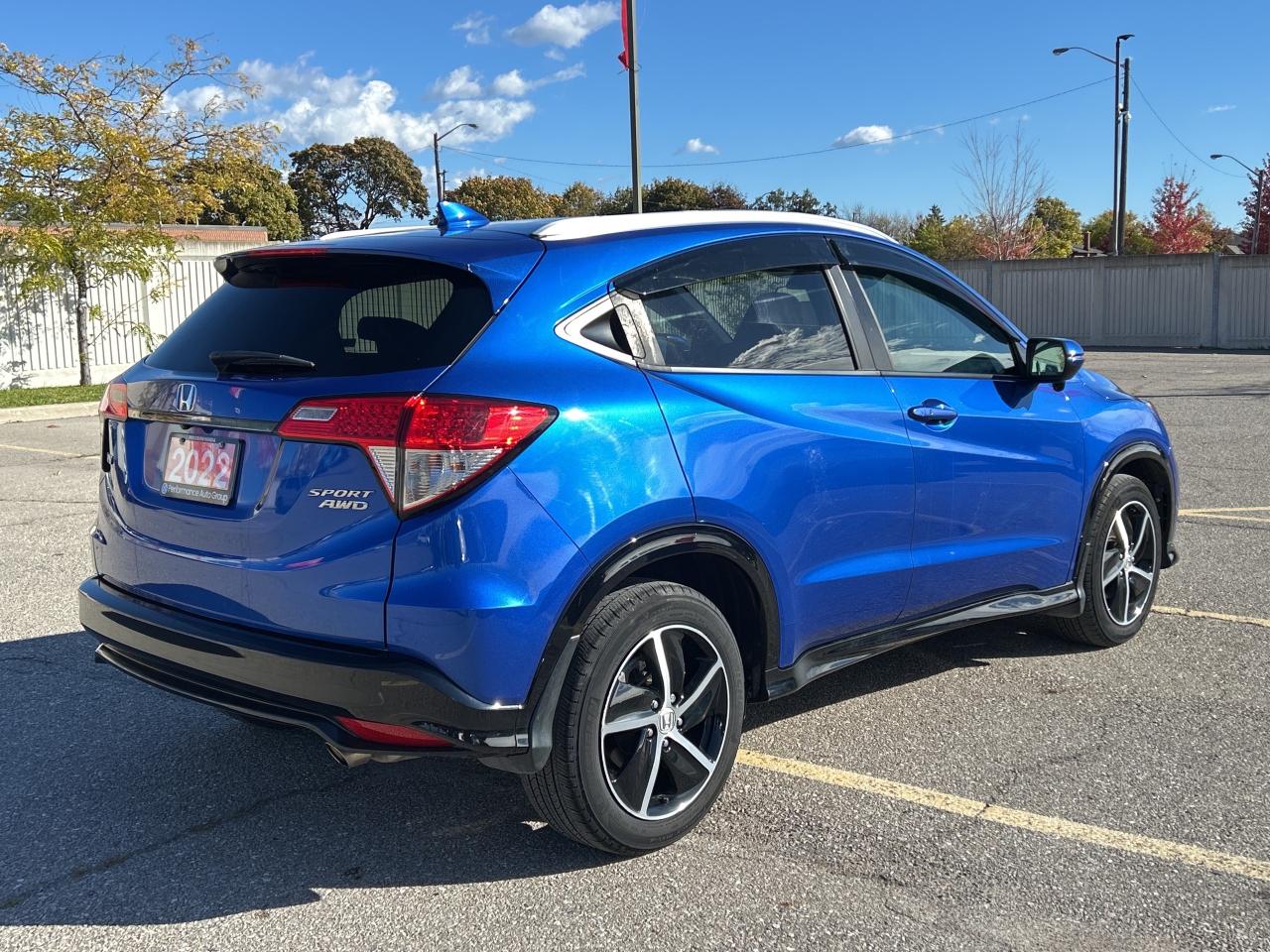 2022 Honda HR-V Sport CarPlay Rear Cam Sunroof Heated Seats Photo