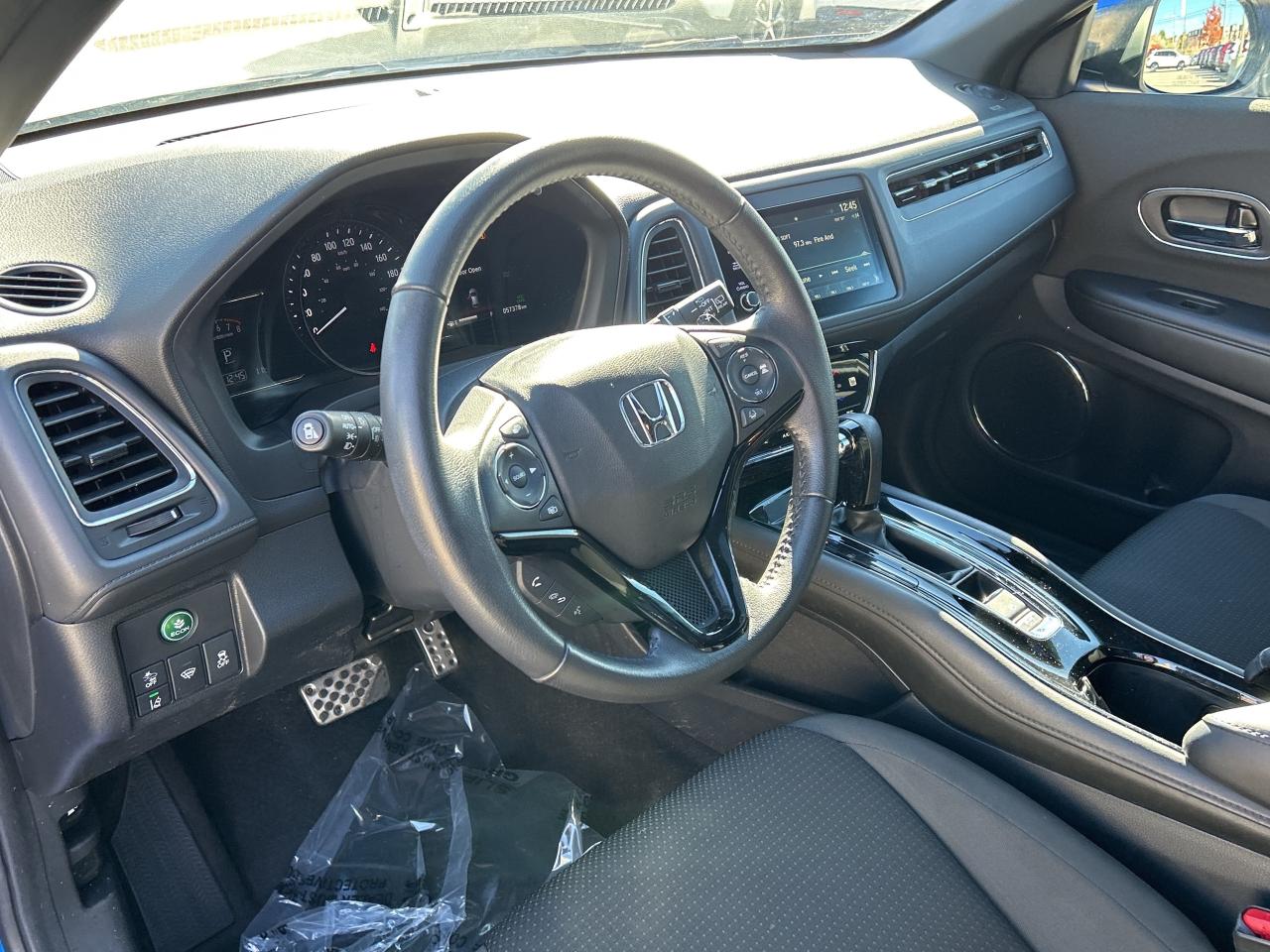 2022 Honda HR-V Sport CarPlay Rear Cam Sunroof Heated Seats Photo