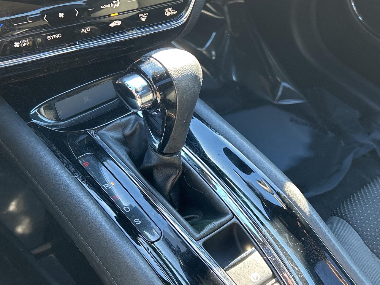 2022 Honda HR-V Sport CarPlay Rear Cam Sunroof Heated Seats Photo