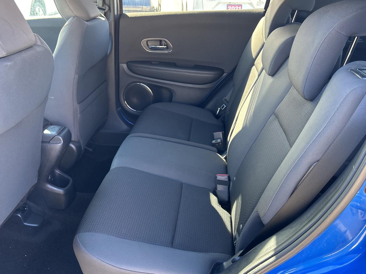 2022 Honda HR-V Sport CarPlay Rear Cam Sunroof Heated Seats Photo