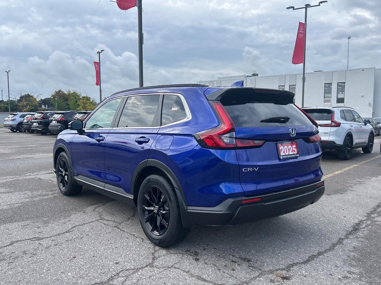 2025 Honda CR-V Sport Sunroof CarPlay Heated Seats Low KMS! Photo