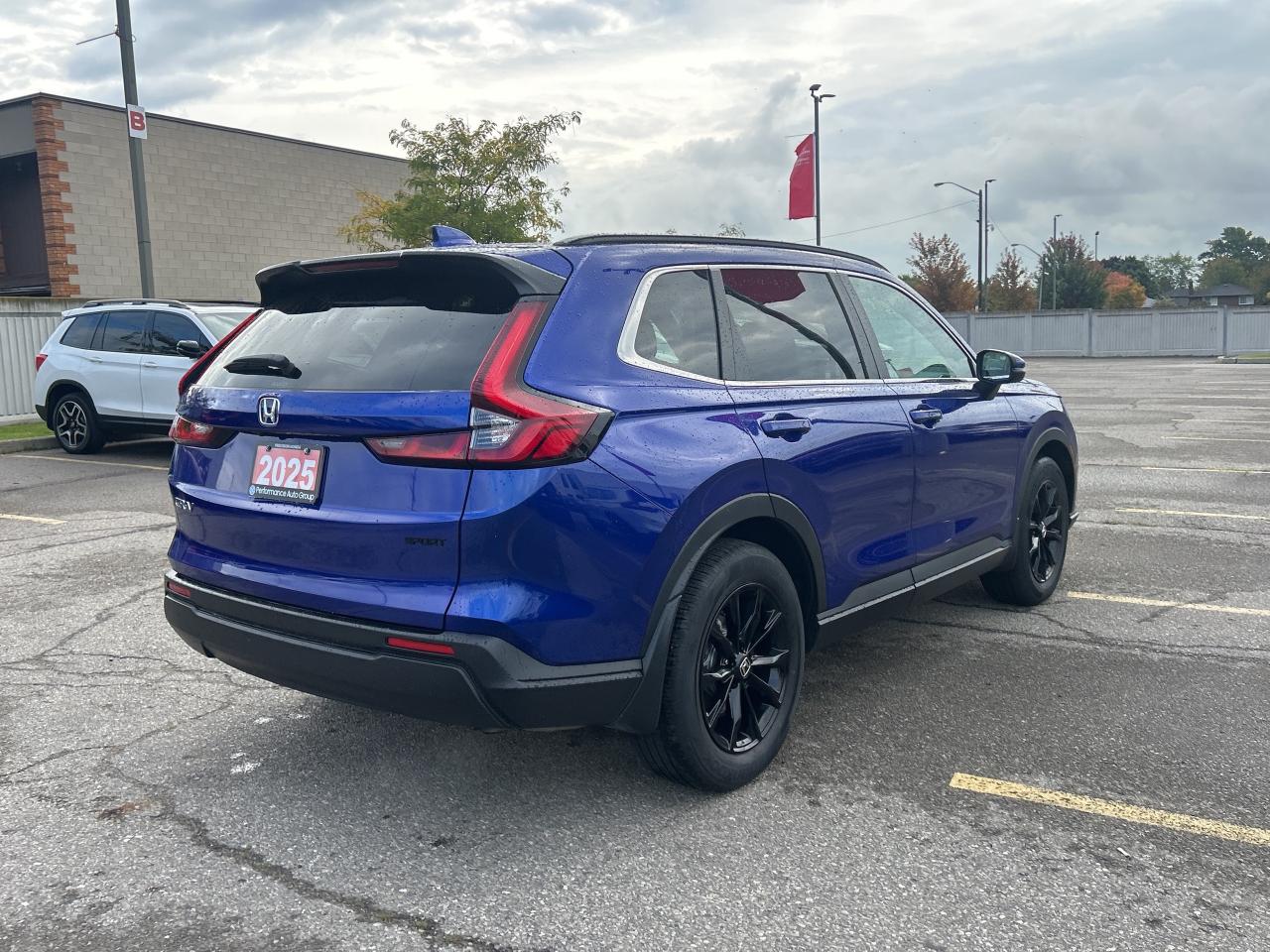 2025 Honda CR-V Sport Sunroof CarPlay Heated Seats Low KMS! Photo
