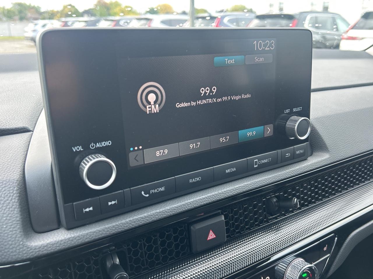 2025 Honda CR-V Sport Sunroof CarPlay Heated Seats Low KMS! Photo