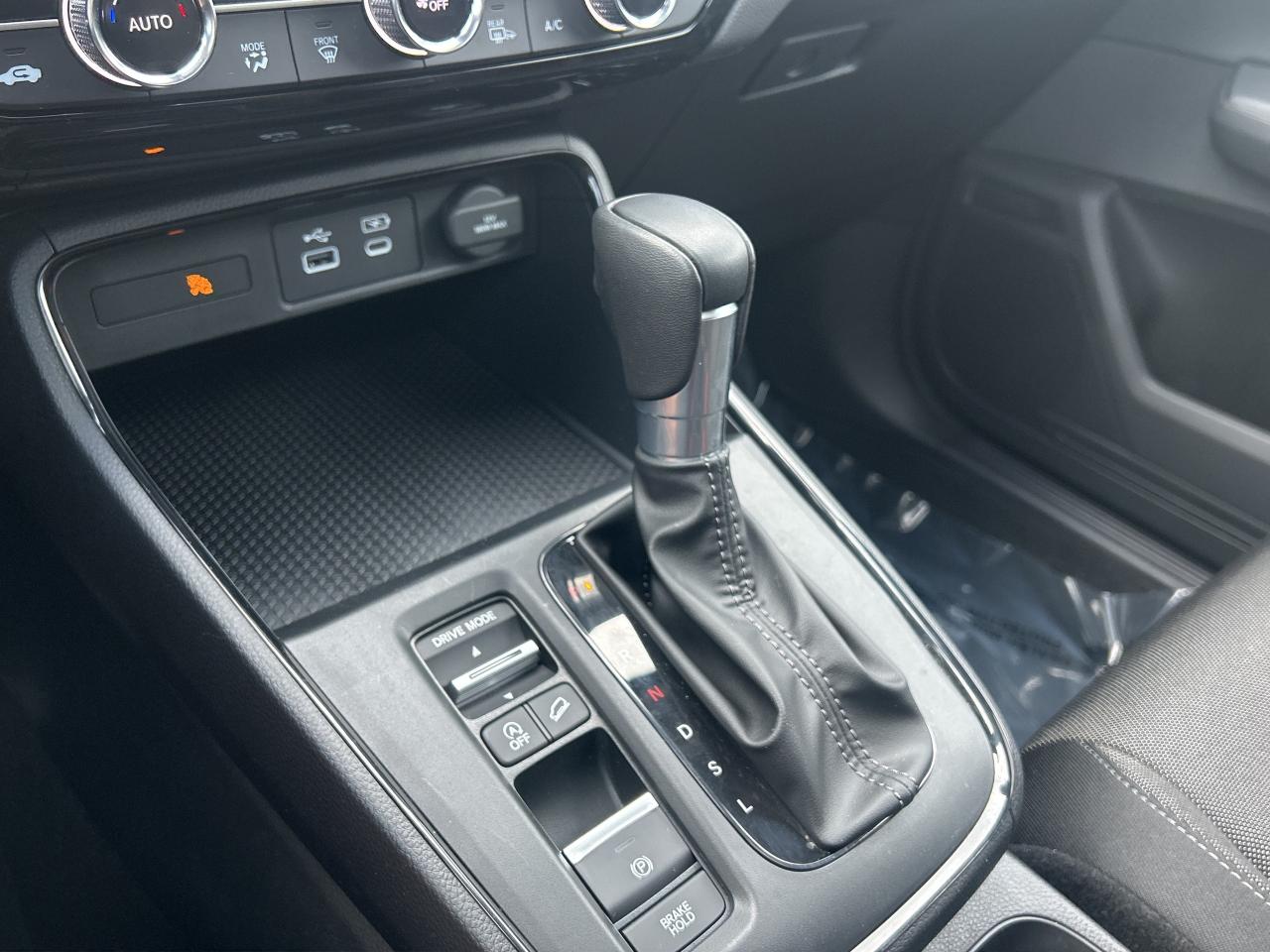 2025 Honda CR-V Sport Sunroof CarPlay Heated Seats Low KMS! Photo