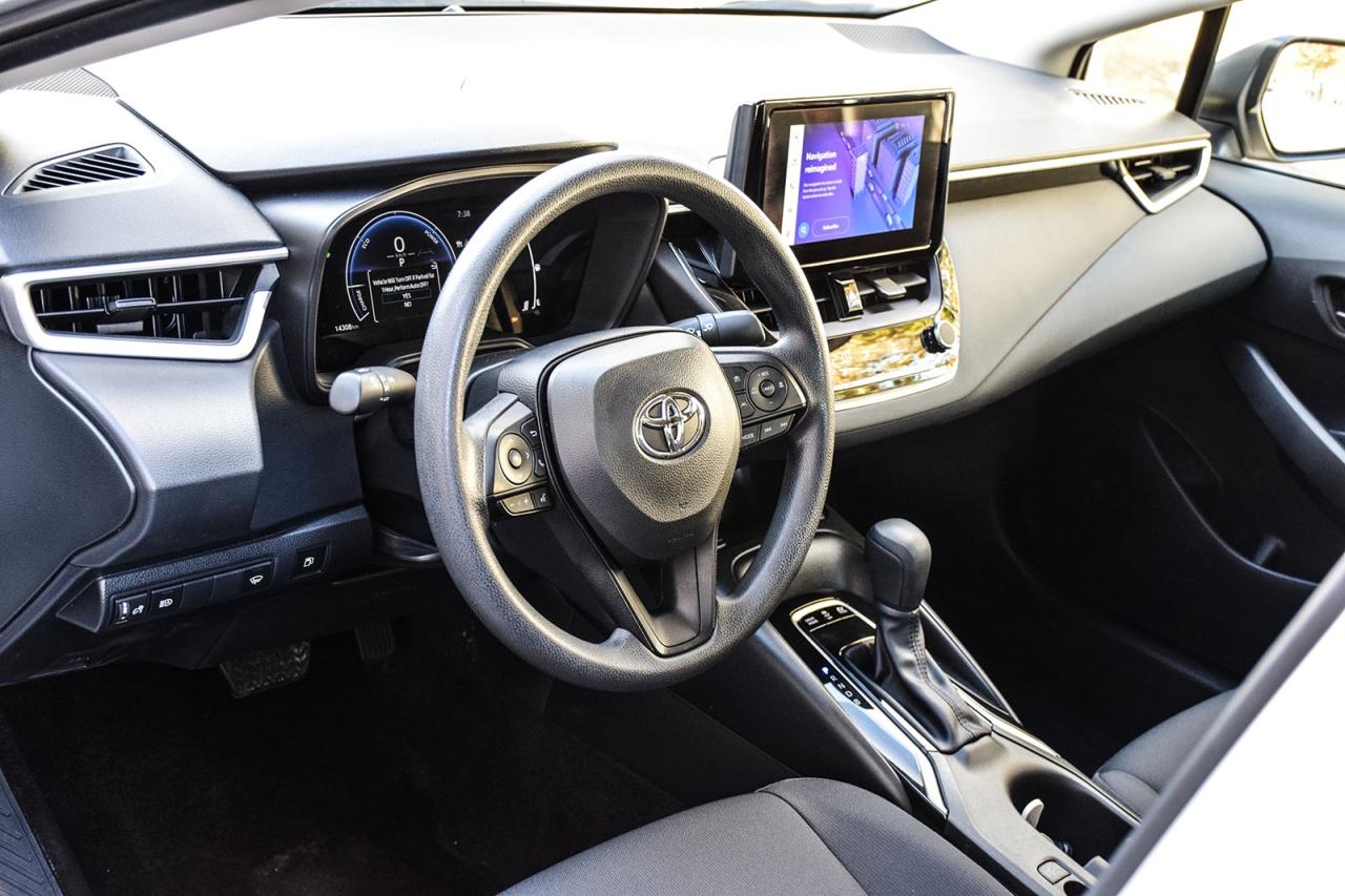 2024 Toyota Corolla Hybrid LE / NO ACCIDENT / CARPLAY / BSM/HTD SEATS/ALLOY Photo