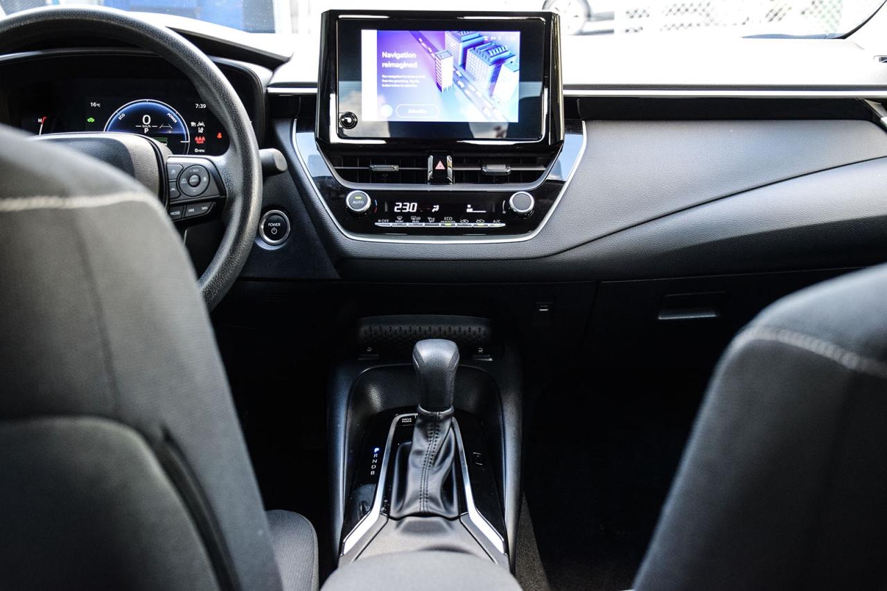 2024 Toyota Corolla Hybrid LE / NO ACCIDENT / CARPLAY / BSM/HTD SEATS/ALLOY Photo