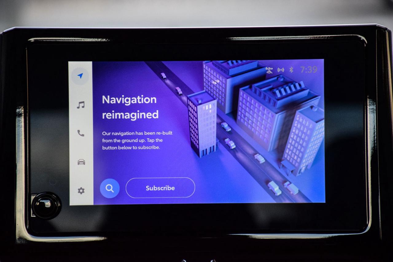 2024 Toyota Corolla Hybrid LE / NO ACCIDENT / CARPLAY / BSM/HTD SEATS/ALLOY Photo