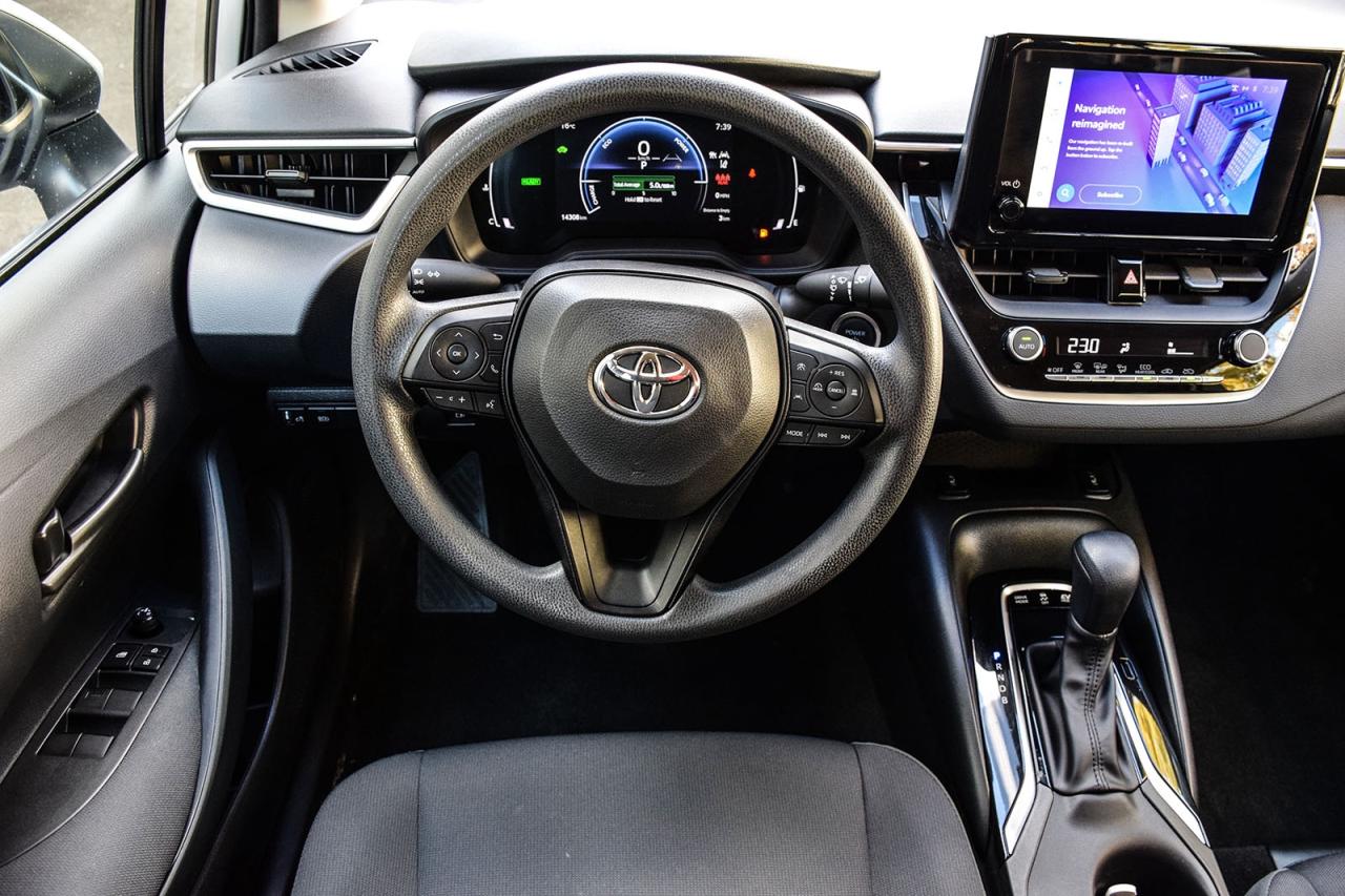 2024 Toyota Corolla Hybrid LE / NO ACCIDENT / CARPLAY / BSM/HTD SEATS/ALLOY Photo